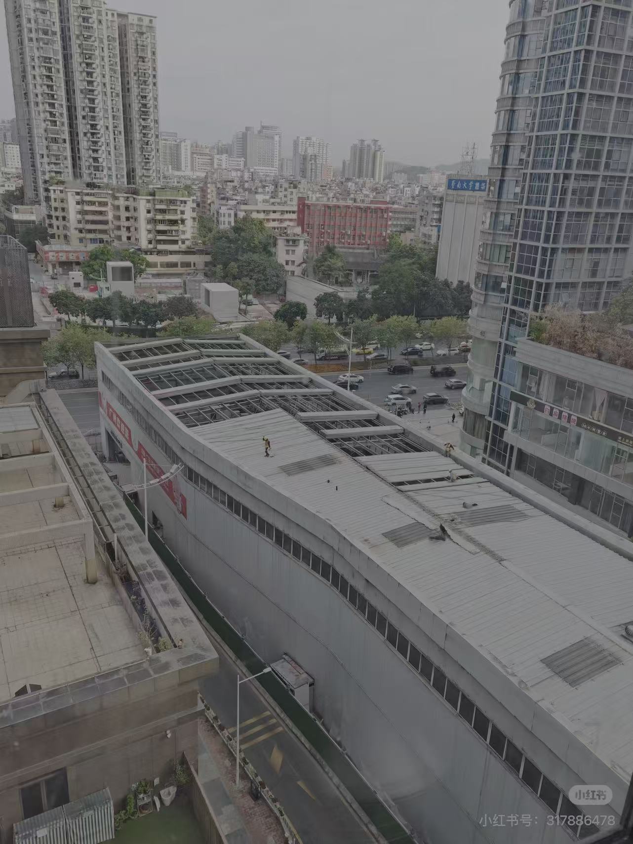 石牌南站西侧高楼实拍.jpg
